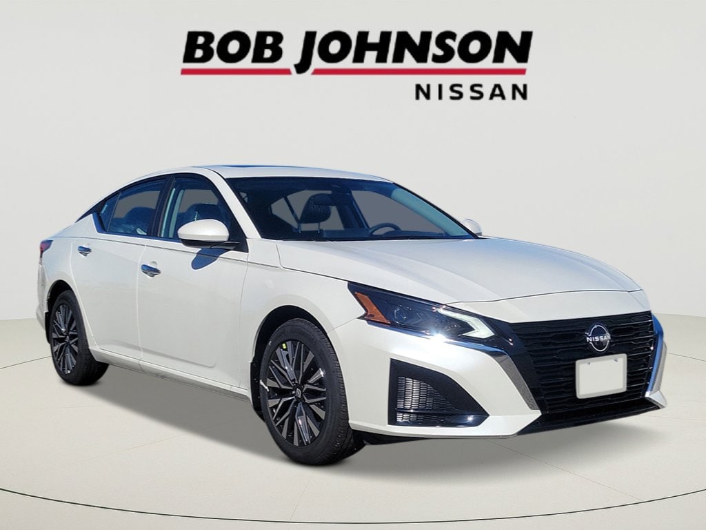 New 2025 Nissan Altima SV Sedan