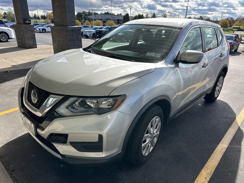 2018 Nissan Rogue S AWD photo 2
