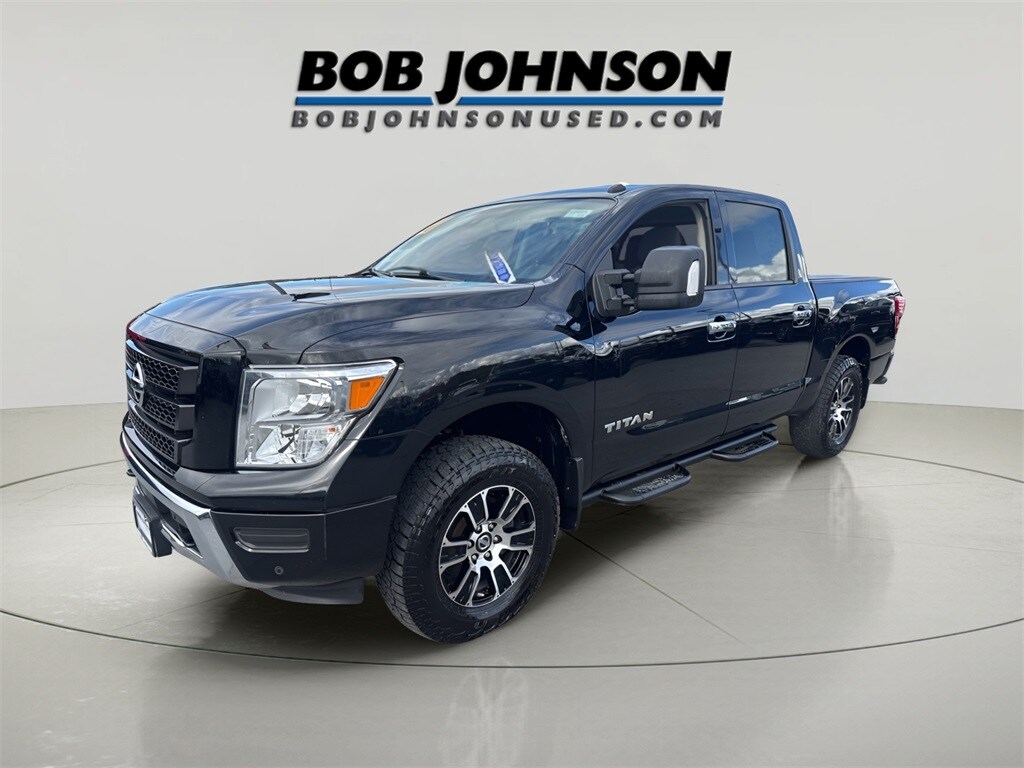 2021 Nissan Titan SV photo 3
