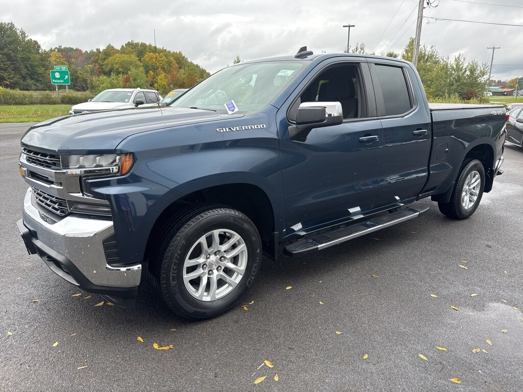 2019 Chevrolet Silverado 1500 LT photo 3