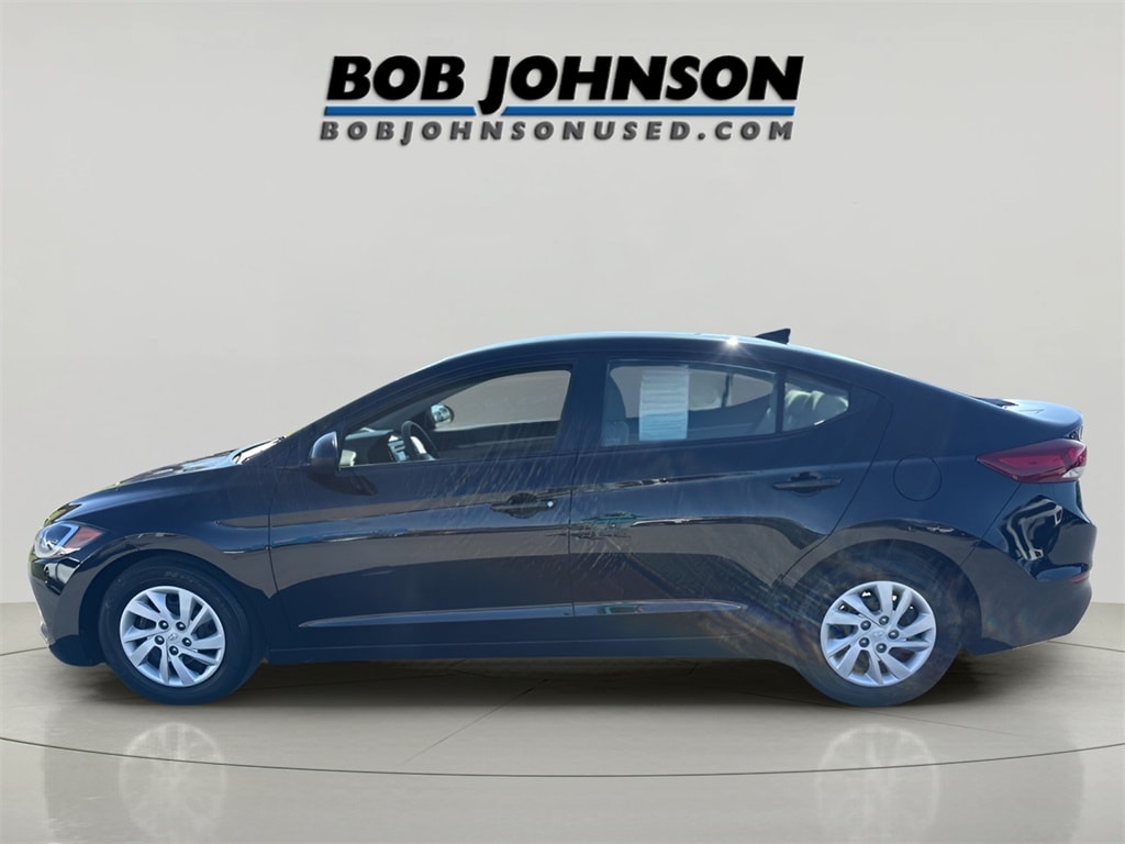 Used 2017 Hyundai Elantra SE Sedan