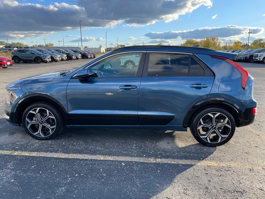 2023 Kia Niro EX Touring photo 3