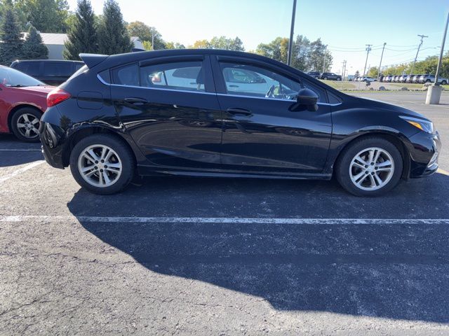 2018 Chevrolet Cruze LT photo 3