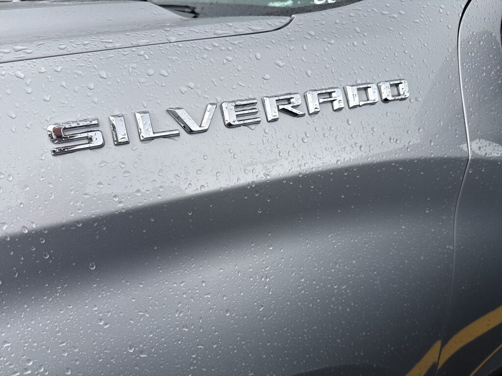 2019 Chevrolet Silverado 1500 RST photo 3