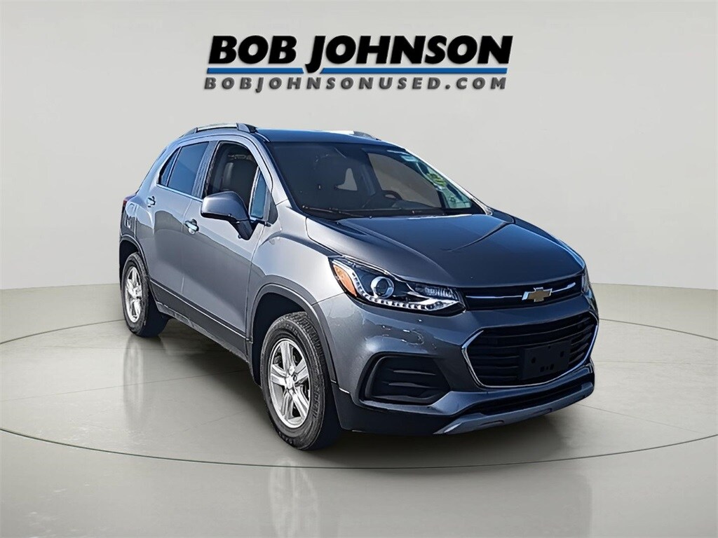 2020 Chevrolet Trax LT photo 2