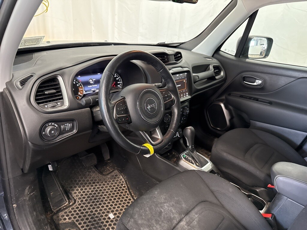 2022 Jeep Renegade Latitude photo 3