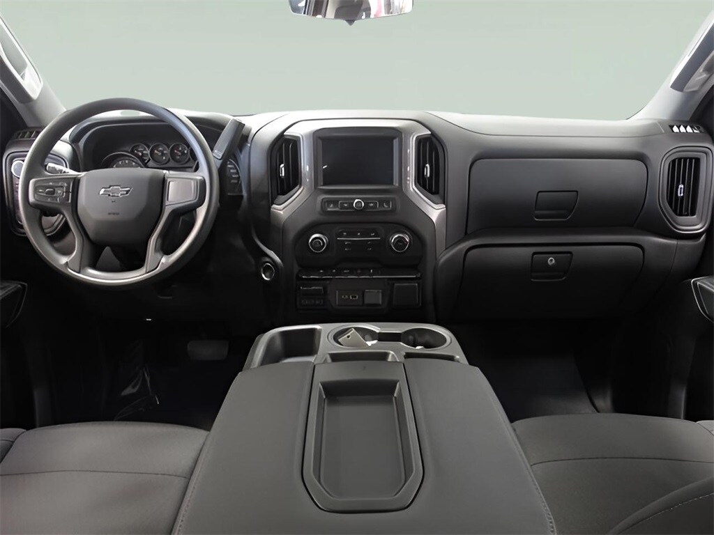 2023 Chevrolet Silverado 1500 Custom photo 2