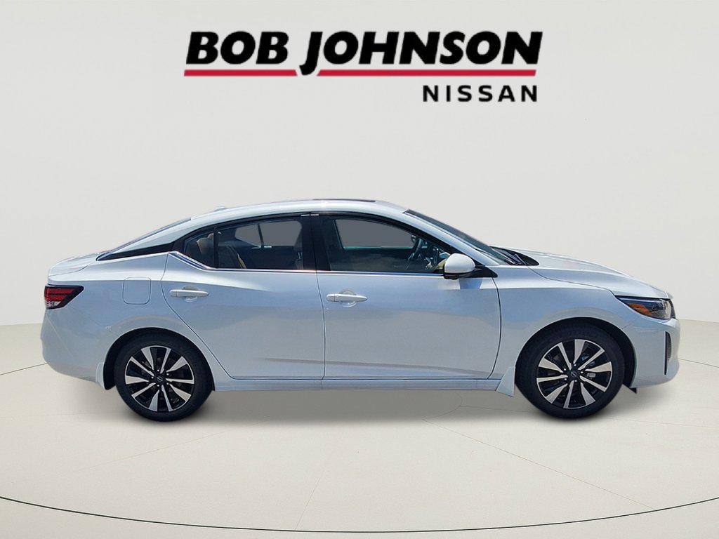 2025 Nissan Sentra SV photo 2