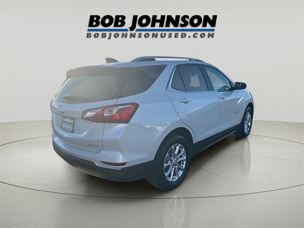 2018 Chevrolet Equinox LT photo 3