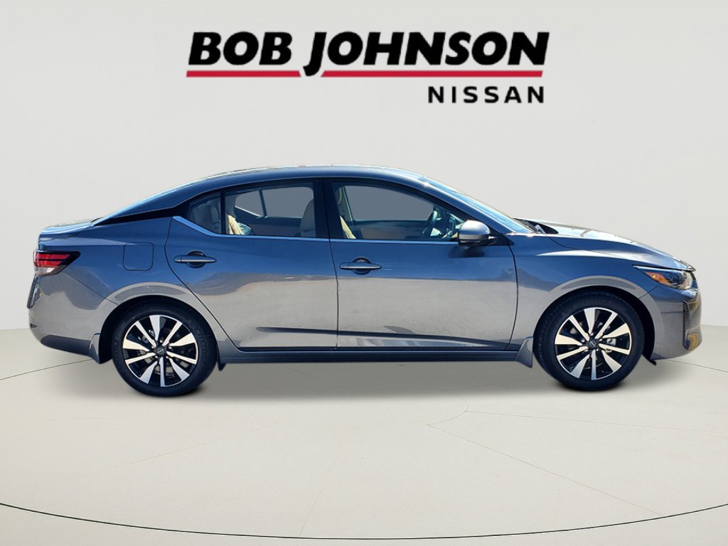 2025 Nissan Sentra SV photo 2
