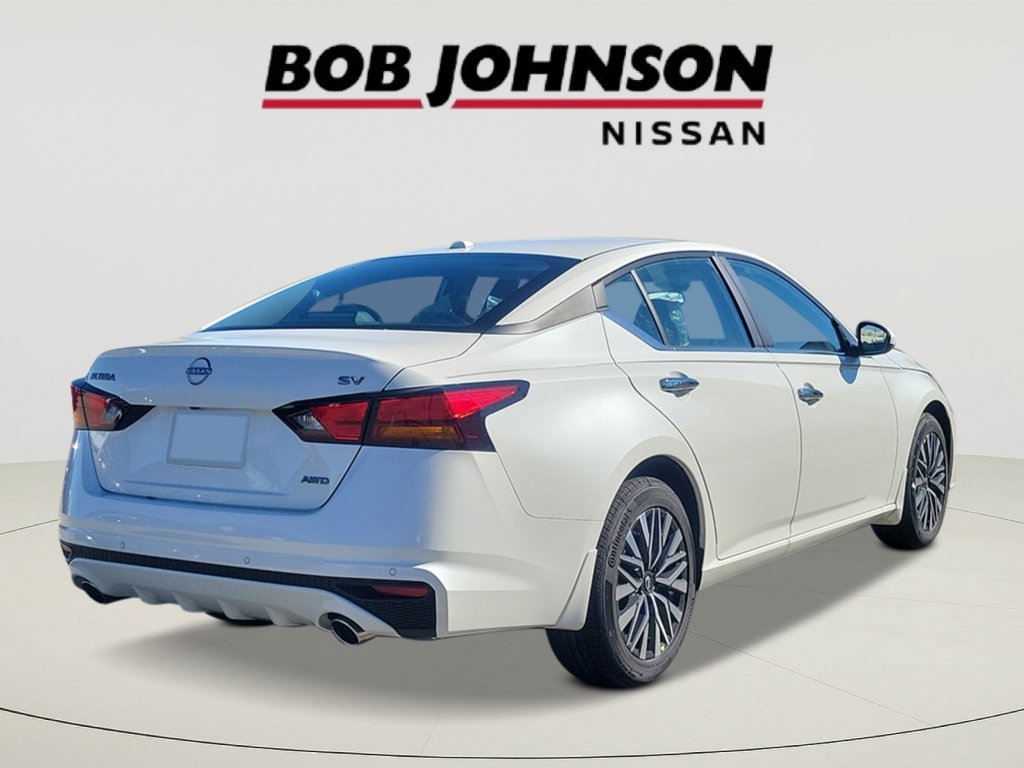2025 Nissan Altima SV photo 3