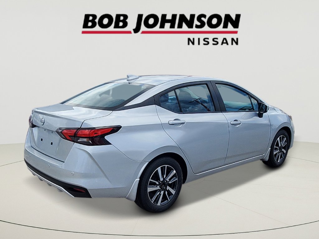 2025 Nissan Versa 1.6 SV photo 3