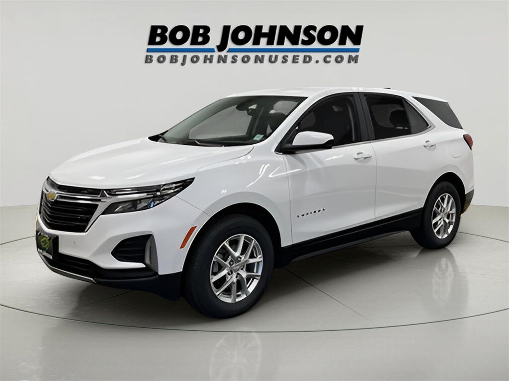 2024 Chevrolet Equinox LT photo 3