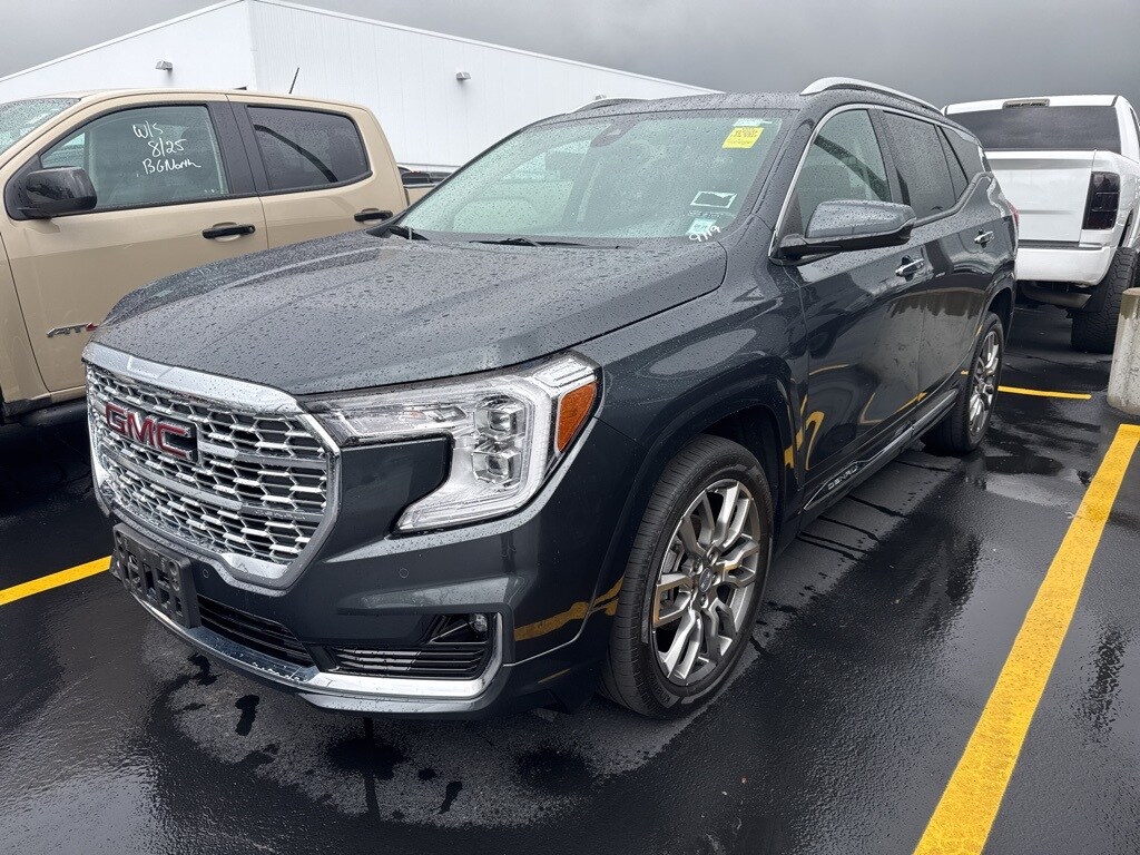 2022 Gmc Terrain Denali photo 3