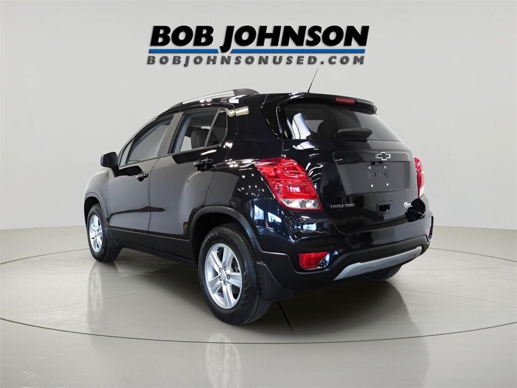 2022 Chevrolet Trax LT photo 2