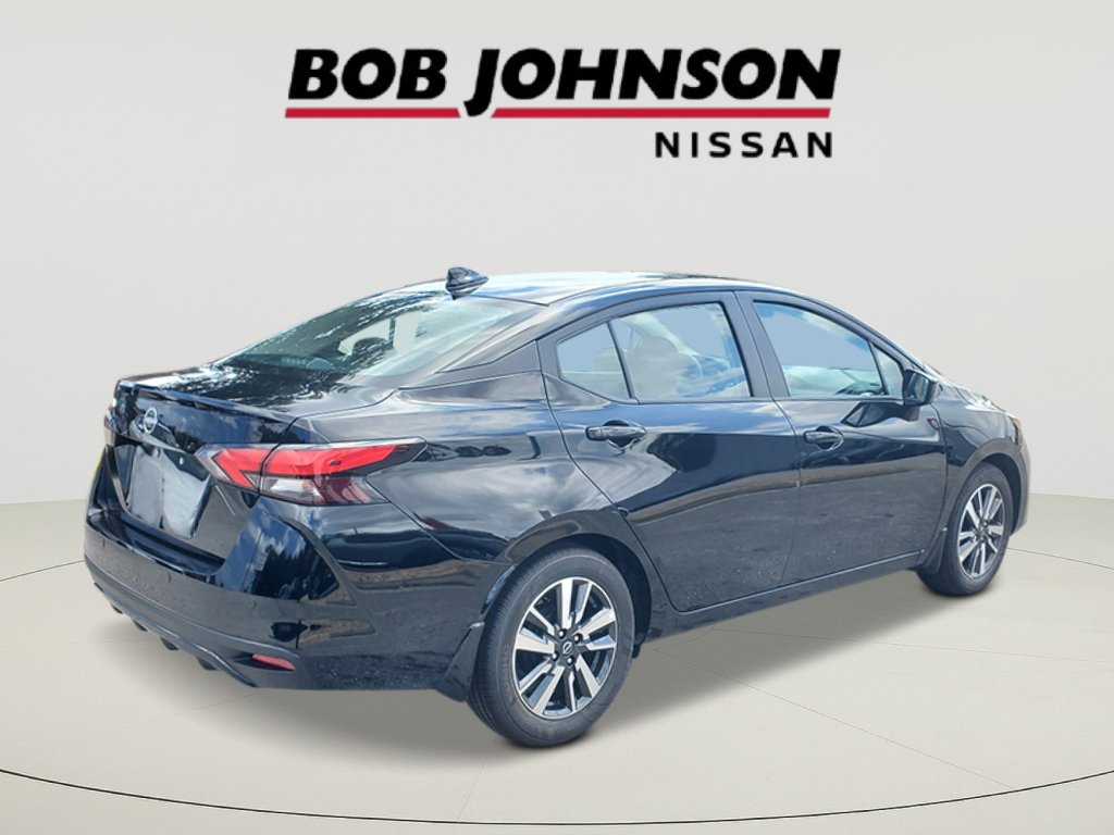2025 Nissan Versa 1.6 SV photo 3