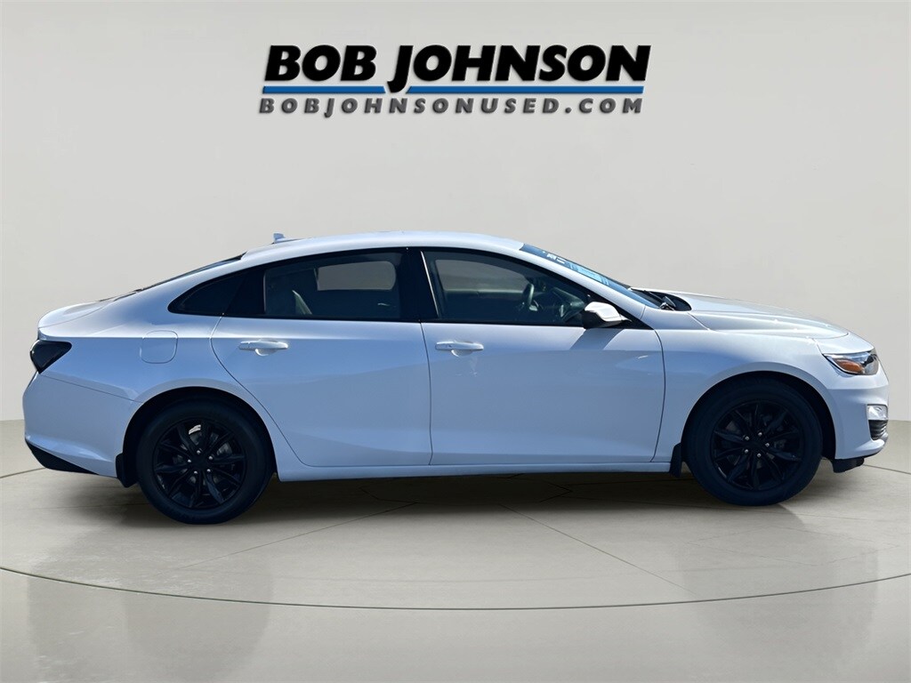 2019 Chevrolet Malibu 1LT photo 2