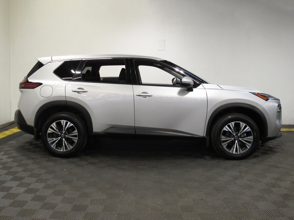 2021 Nissan Rogue SV AWD photo 3