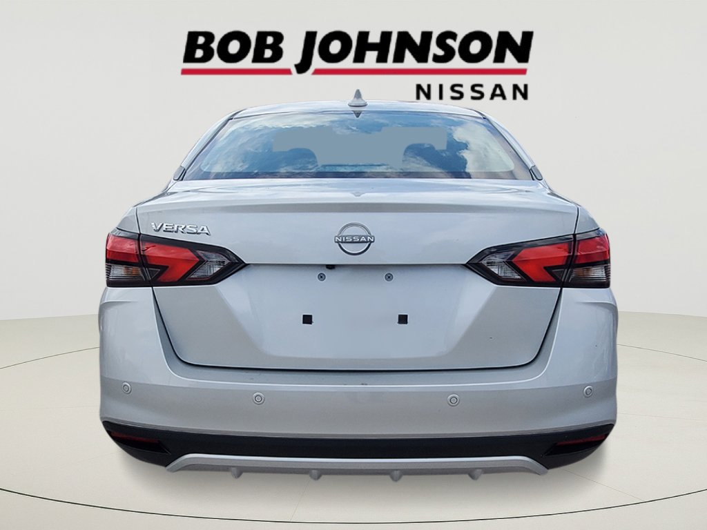 2025 Nissan Versa 1.6 SV photo 4