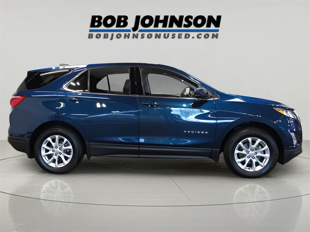2020 Chevrolet Equinox LT photo 3