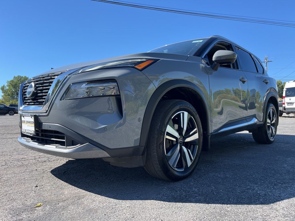 2023 Nissan Rogue SL photo 3