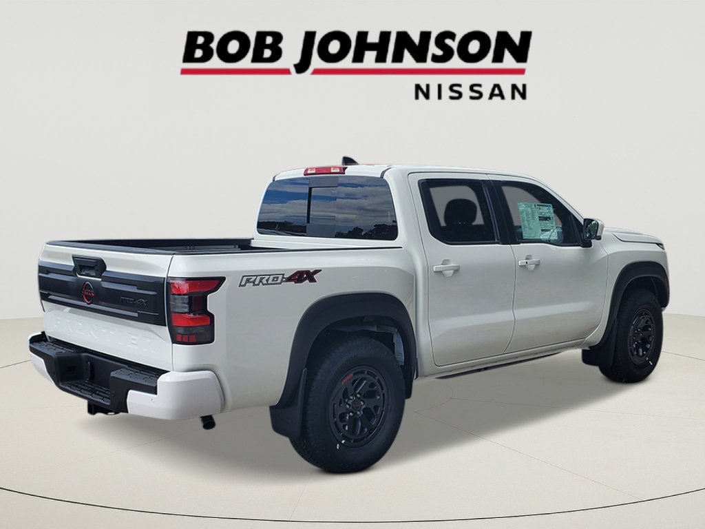 2025 Nissan Frontier PRO-4X photo 3