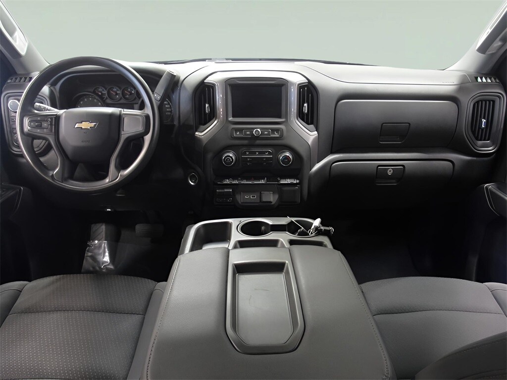2023 Chevrolet Silverado 1500 photo 2