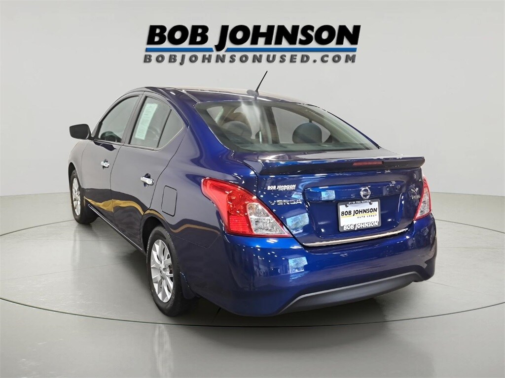 2019 Nissan Versa 1.6 SV photo 3