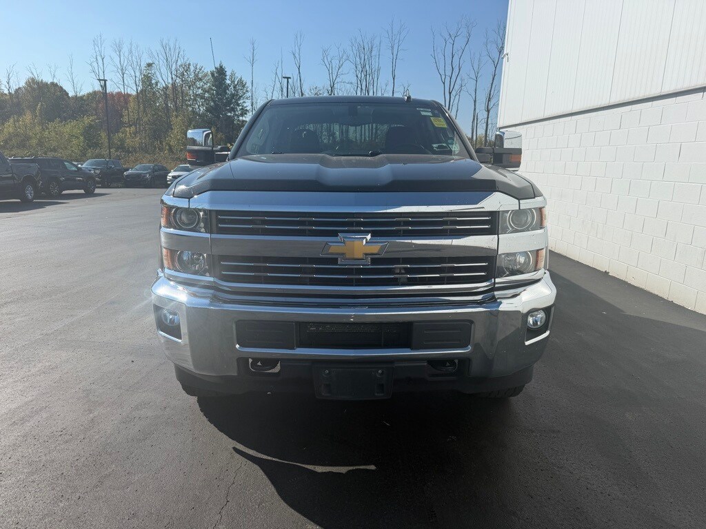 2017 Chevrolet Silverado 2500HD LT photo 2