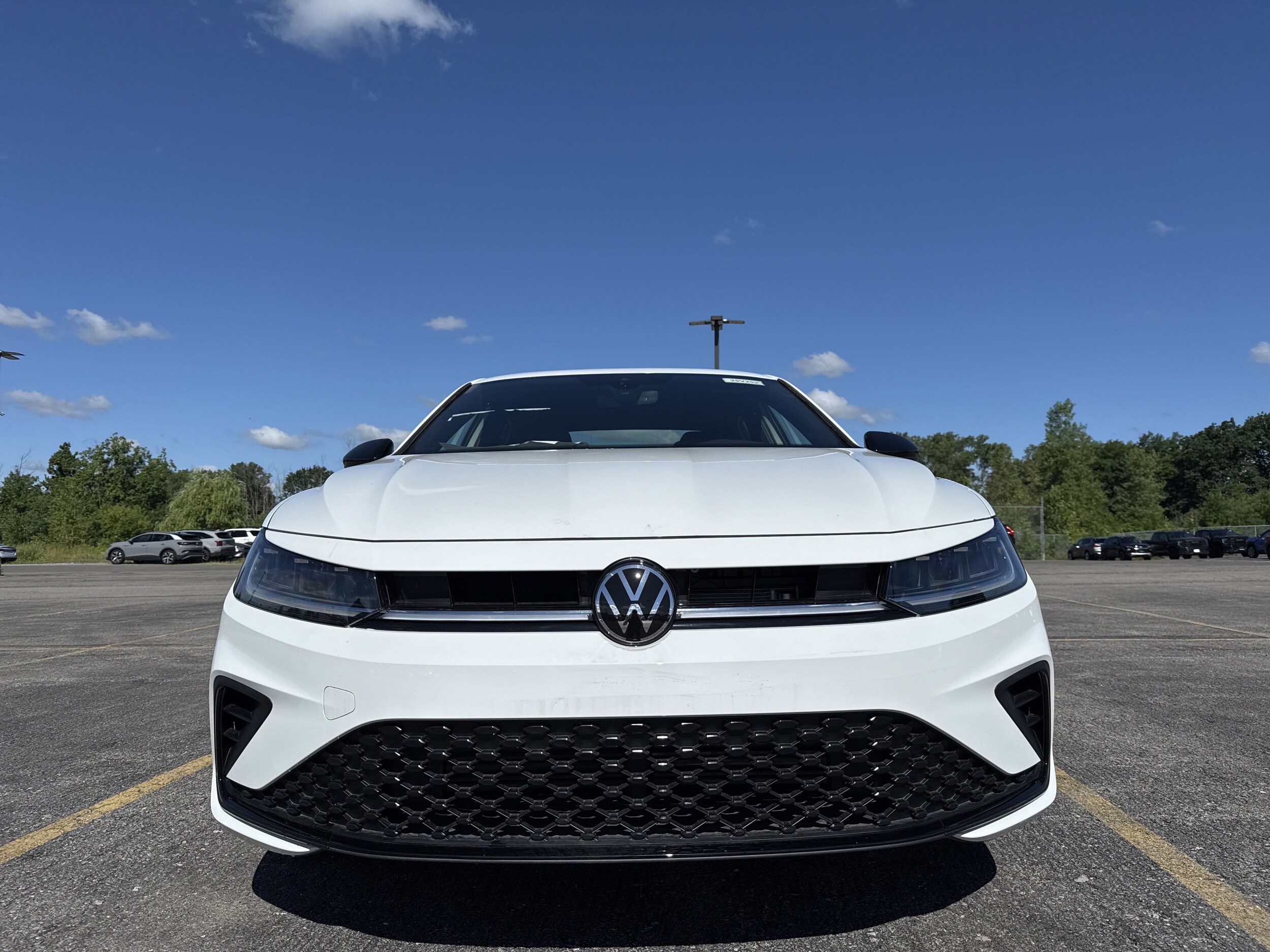 2025 Volkswagen Jetta 1.5T Sport photo 2