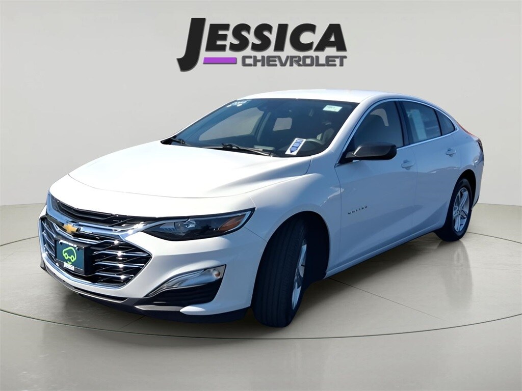 2023 Chevrolet Malibu LS photo 3