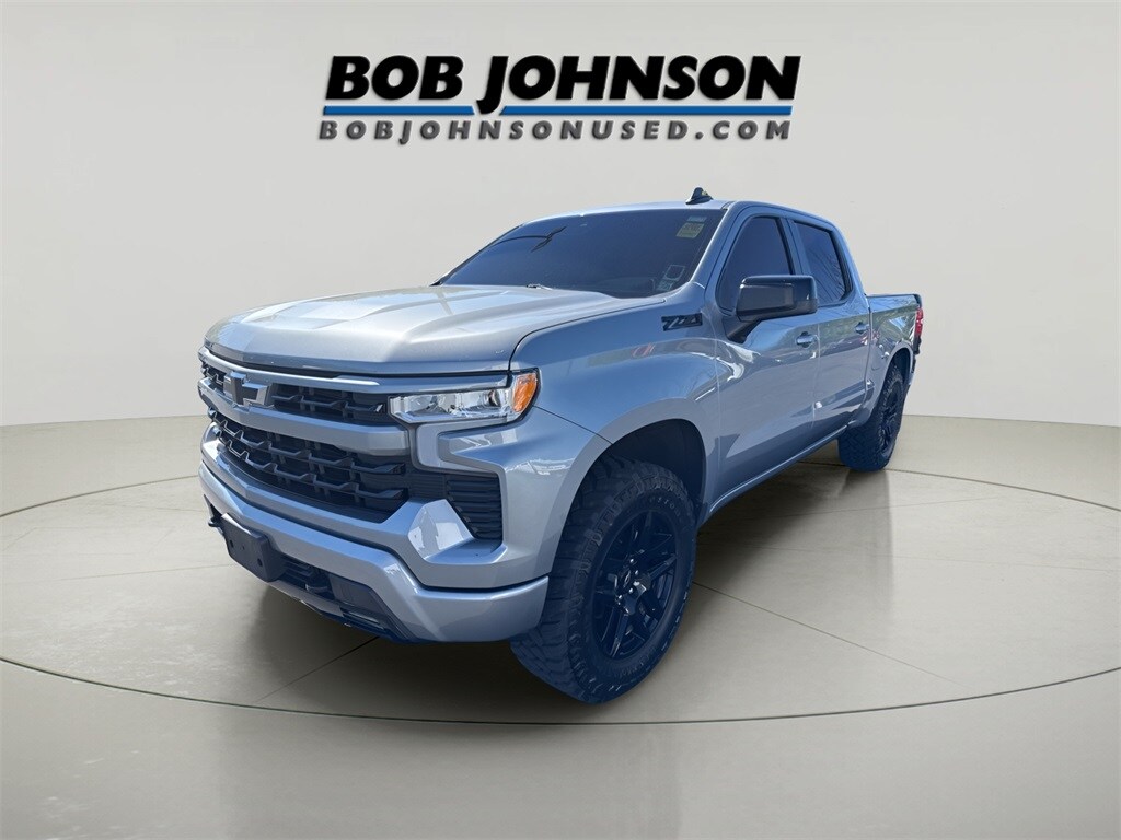 2024 Chevrolet Silverado 1500 RST photo 3