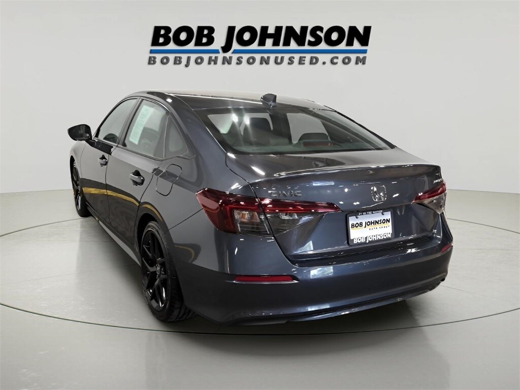2025 Honda Civic Sport photo 3