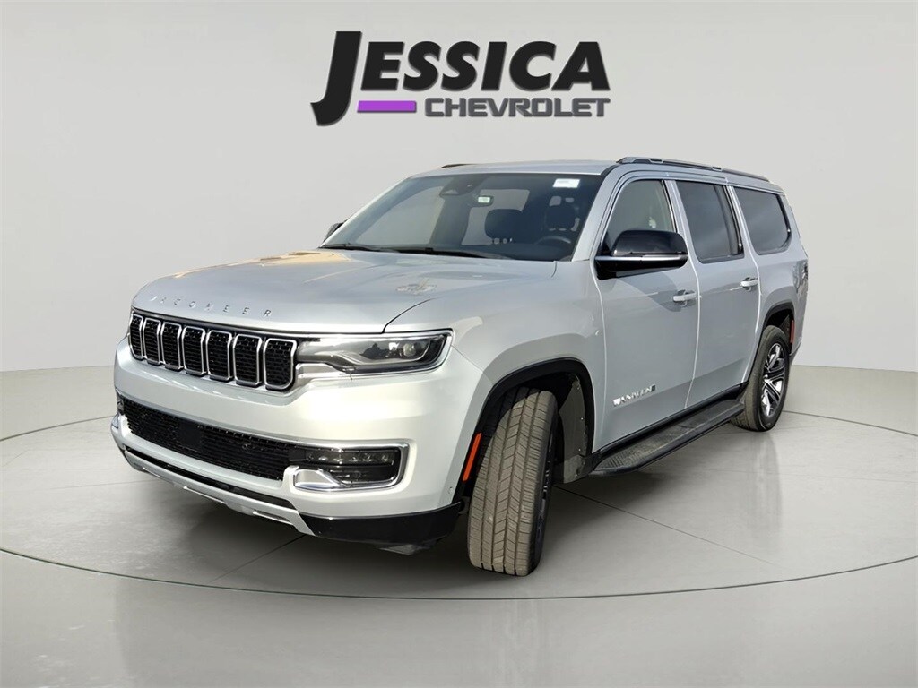 2023 Jeep Wagoneer L Series II photo 3