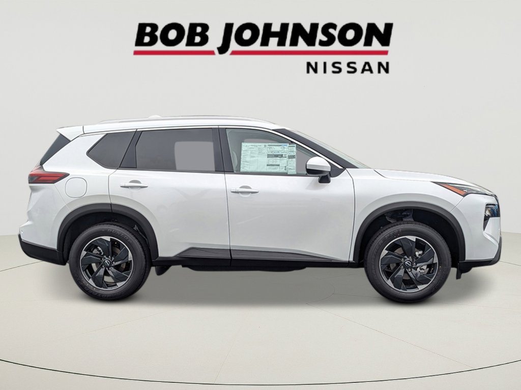 2026 Nissan Rogue SV photo 2