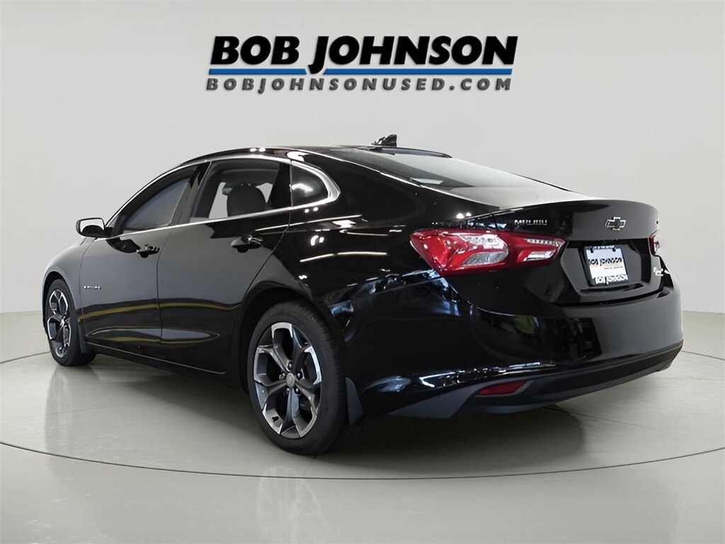 2022 Chevrolet Malibu 1LT photo 2