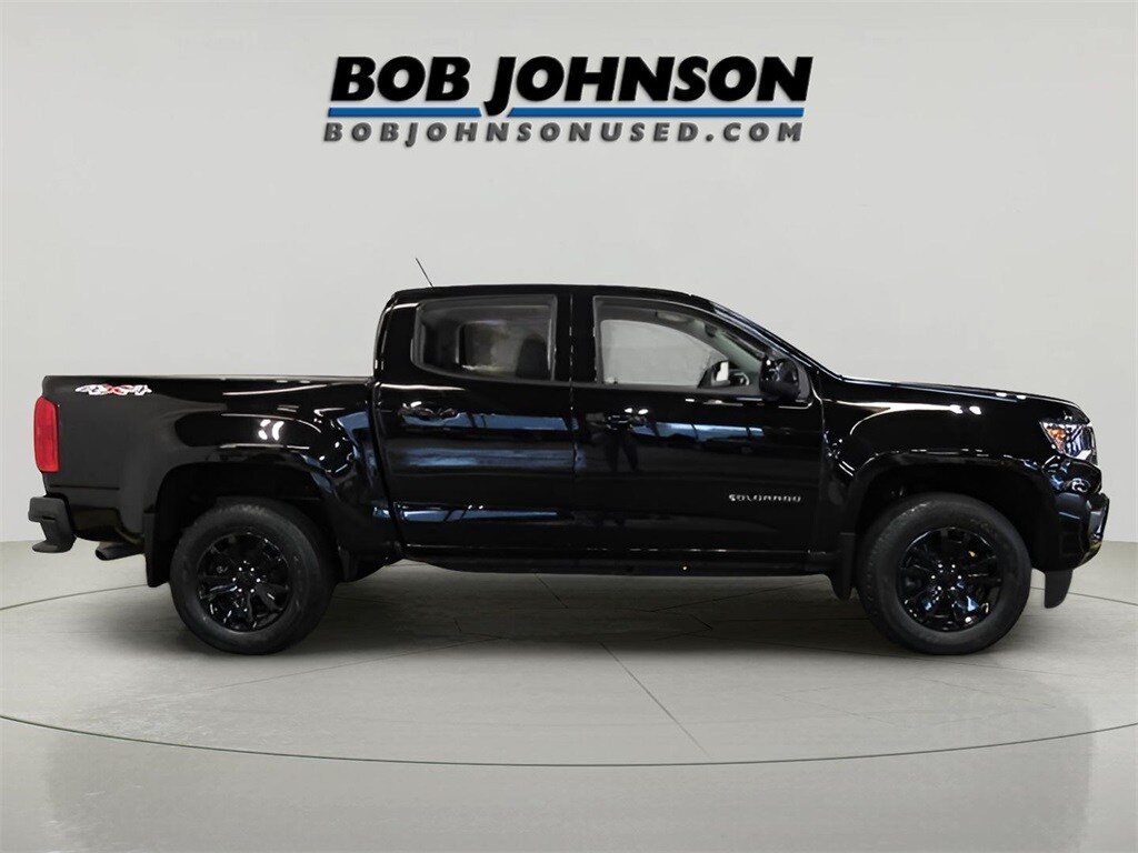 2022 Chevrolet Colorado LT photo 3