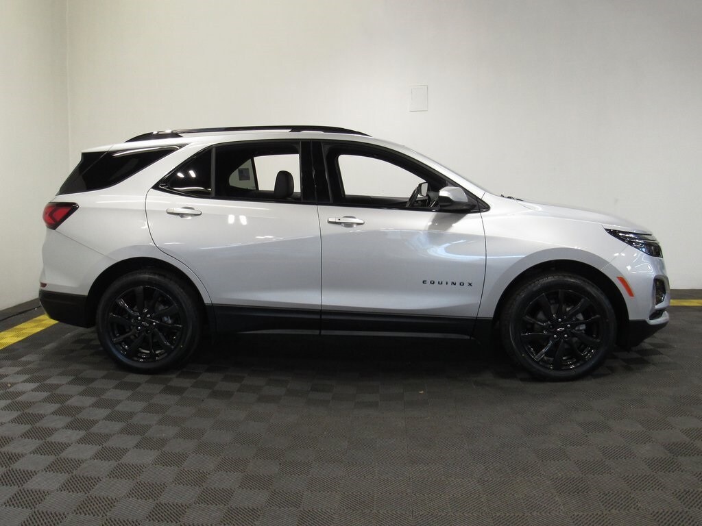 2022 Chevrolet Equinox RS photo 3
