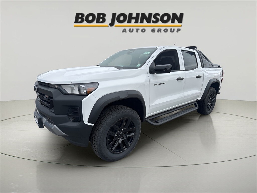 2025 Chevrolet Colorado Trail Boss photo 3