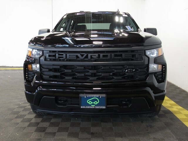 2023 Chevrolet Silverado 1500 Custom photo 3