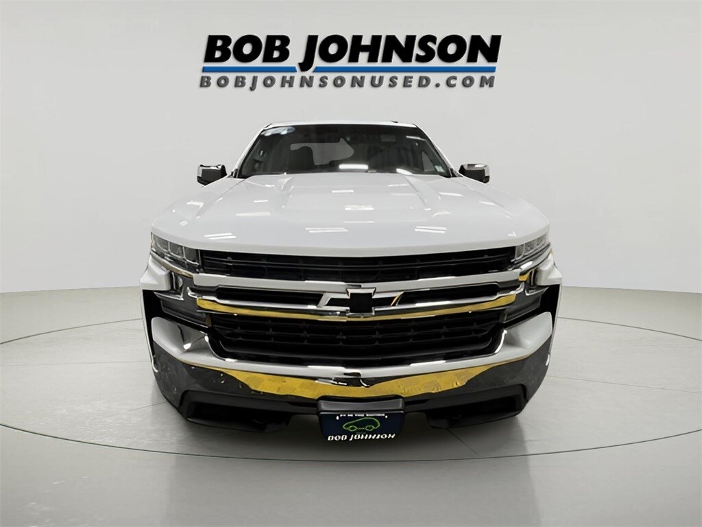 2021 Chevrolet Silverado 1500 LT photo 2