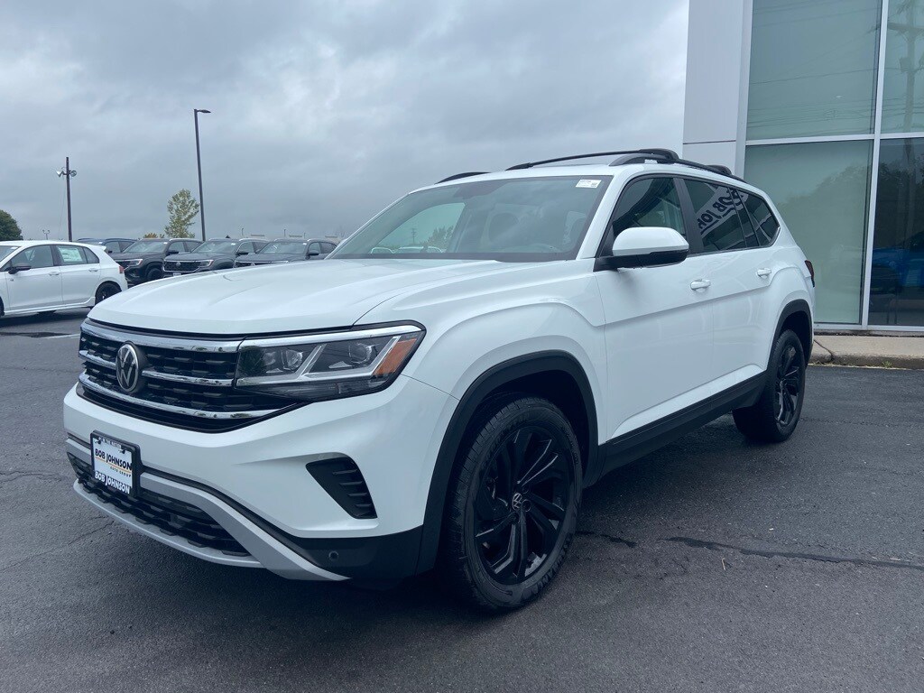 2022 Volkswagen Atlas SE Technology photo 3