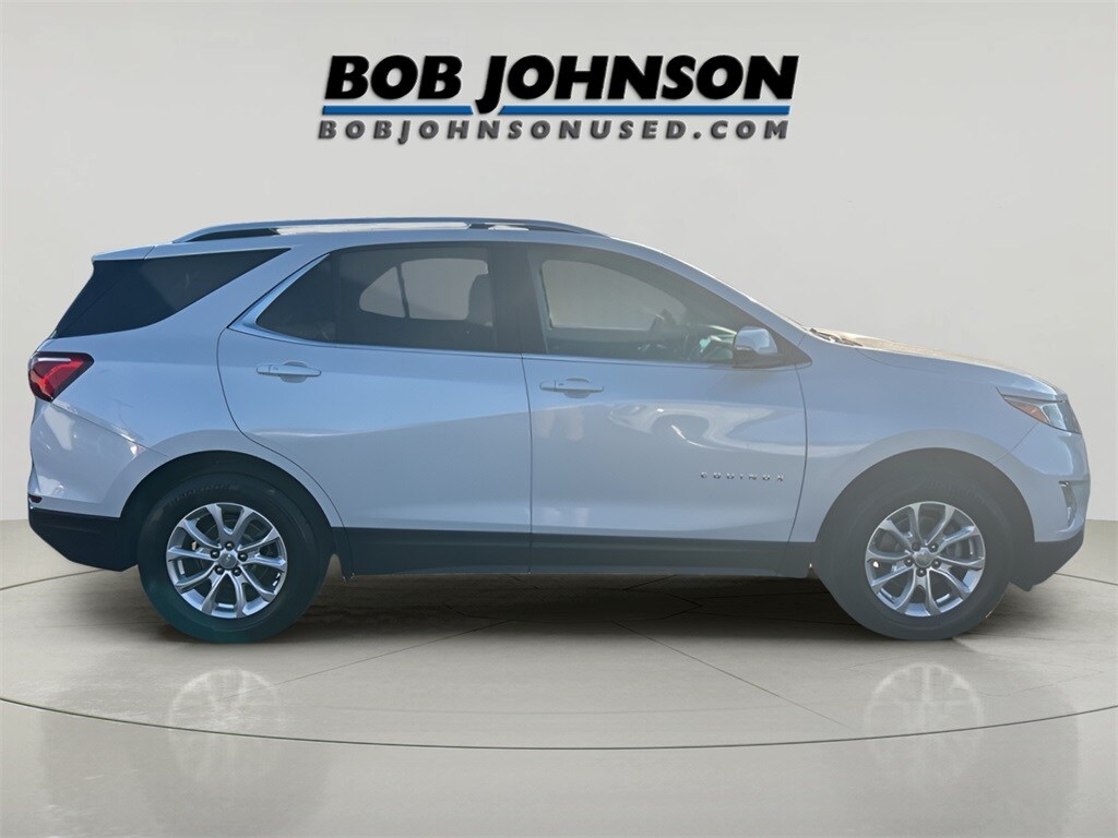 2018 Chevrolet Equinox LT photo 2