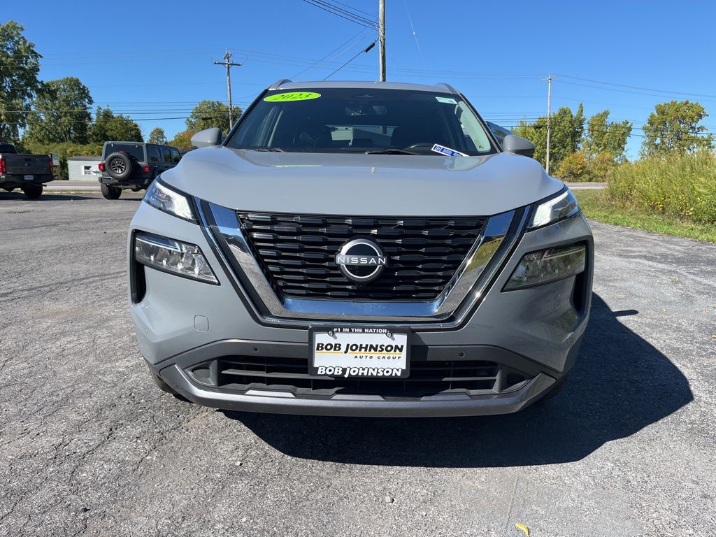 2023 Nissan Rogue SL photo 2