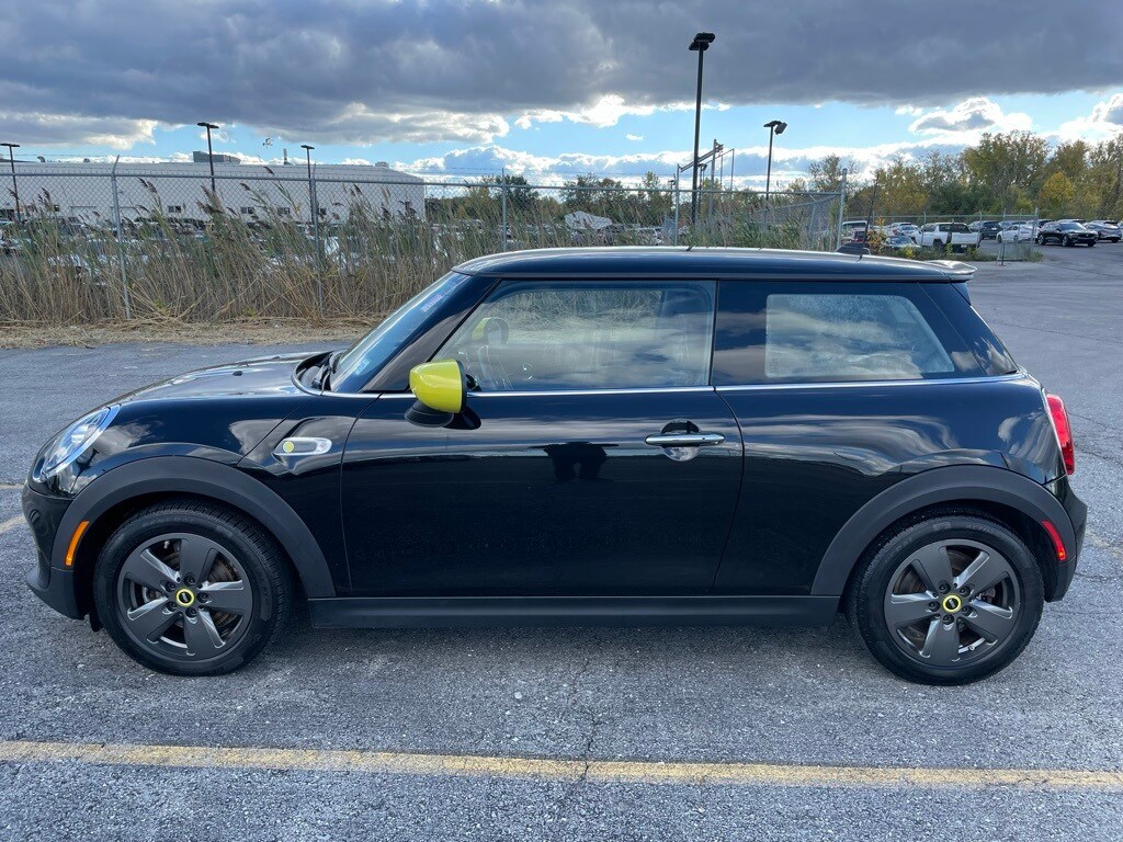 2021 Mini Cooper Hardtop SE photo 3