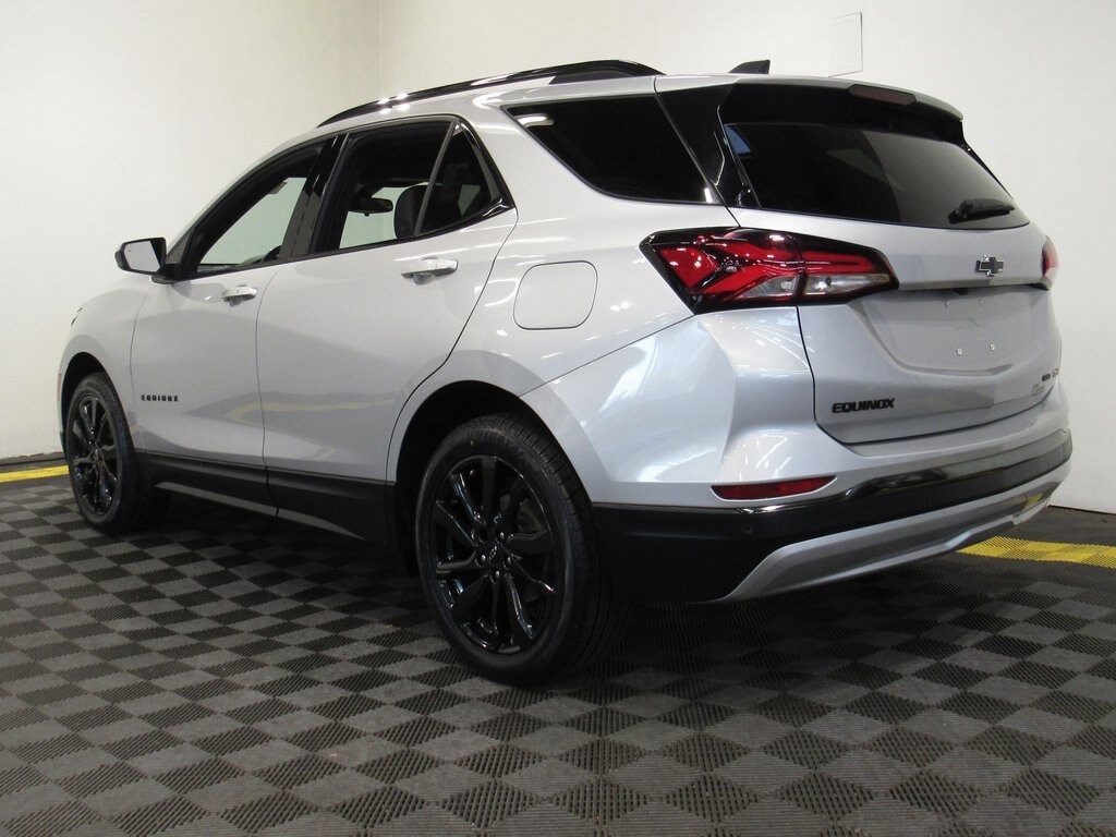 2022 Chevrolet Equinox RS photo 2