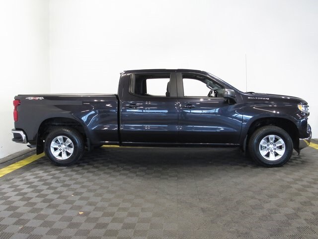 2022 Chevrolet Silverado 1500 LT photo 3