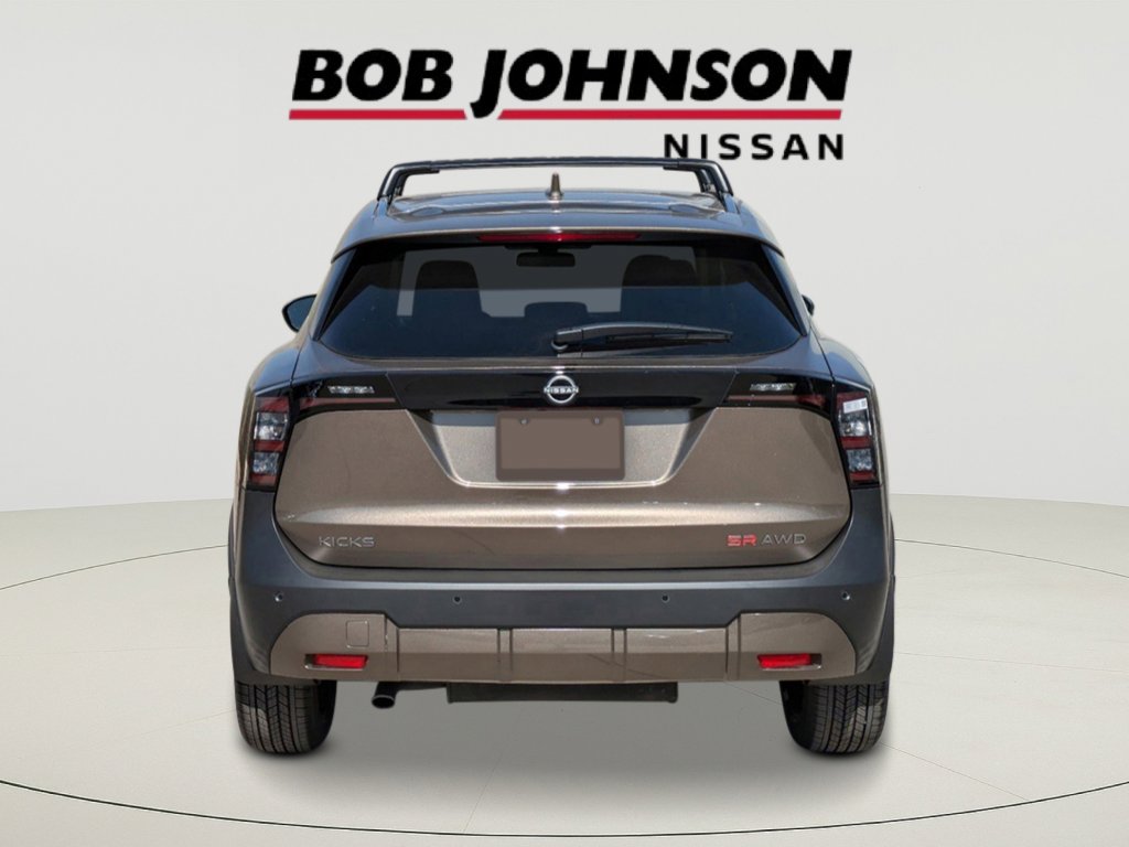 2026 Nissan Kicks SR photo 4