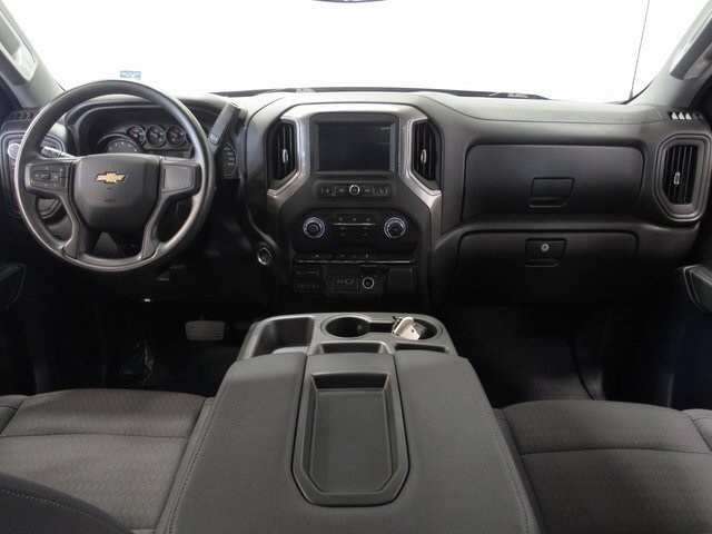 2023 Chevrolet Silverado 1500 Custom photo 2