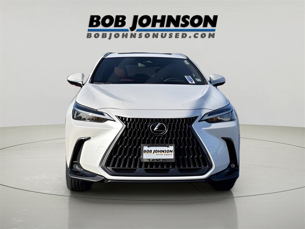 2022 Lexus NX 250 photo 2